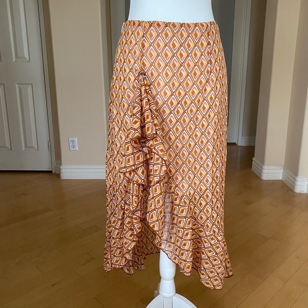 Geometric Patterned Orange Skirt Medium
